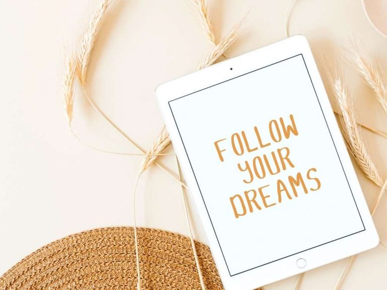 How to start a blog and make money featured image