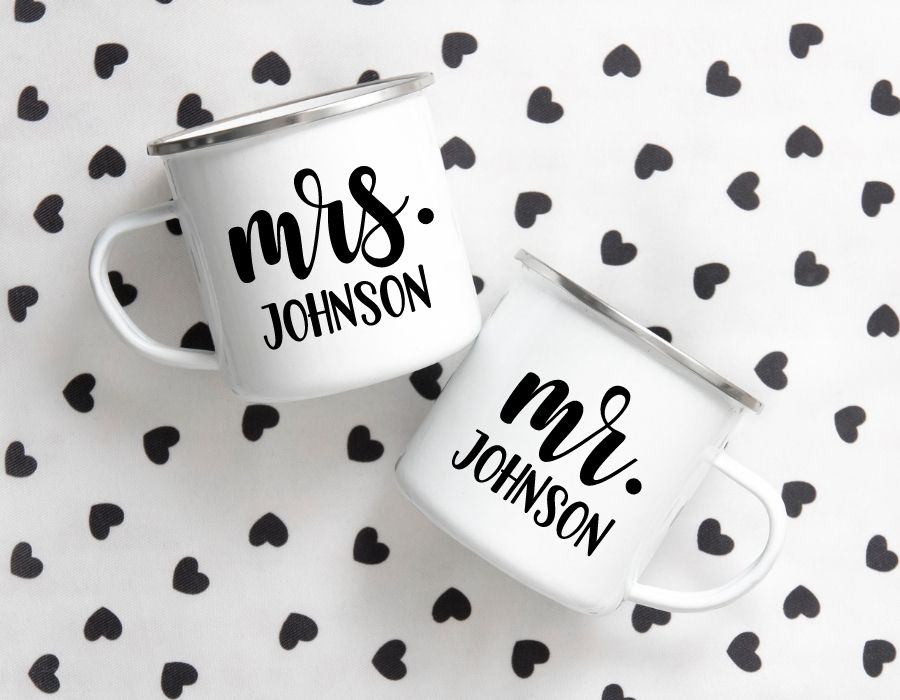 diy cricut wedding gift idea - couple mugs with names